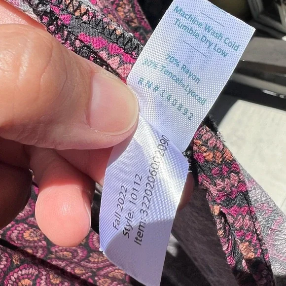 Wrap dress. Fall colors. Midi length. Size XL. - Picture 5 of 9